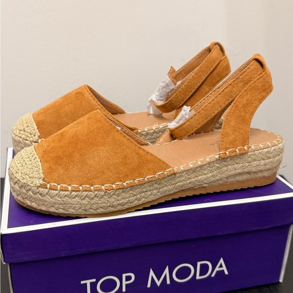 NWT TOP Moda Women's Vibrant Orange Espadrilles